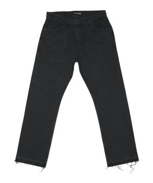 2y-studios-arun-open-hem-straight-jeans-hose-fwblk-j-s-10014-lifestyle_front.png