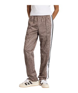 adidas-aop-adibreak-track-hose-damen-braun-kd8820-lifestyle_front.png