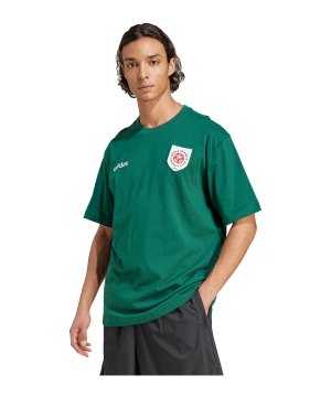 adidas-badge-graphic-t-shirt-gruen-jx3057-lifestyle_front.png