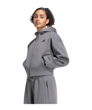 adidas-cropped-kapuzenjacke-damen-grau-kf6394-lifestyle_front.png