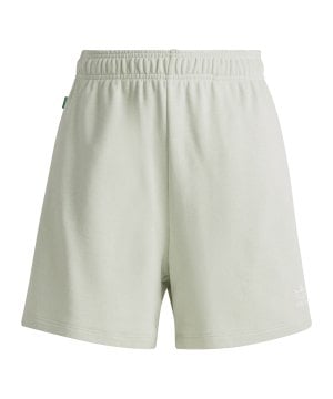 adidas-essentials-short-damen-gruen-ic1505-lifestyle_front.png