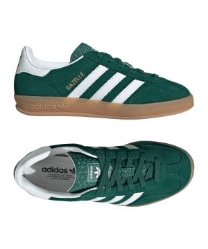 adidas-gazelle-sneaker-kids-gruen-js3800-lifestyle_gallery.png