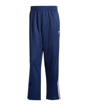 adidas-originals-baggy-jogginghose-blau-iz2466-lifestyle_front.png