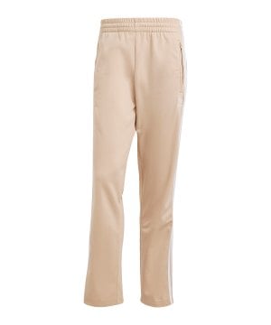 adidas-originals-firebird-jogginghose-braun-iy9894-lifestyle_front.png