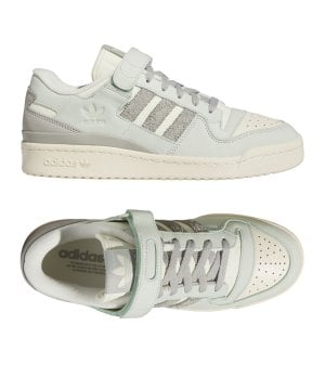 adidas-originals-forum-84-low-gruen-grau-fz6298-lifestyle_gallery.png