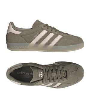 adidas-originals-gazelle-sneaker-gruen-ih9641-lifestyle_gallery.png