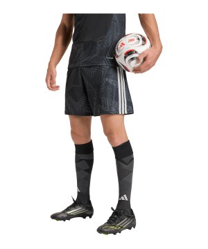 adidas-tiro-26-competition-torwartshort-schwarz-kc5351-teamsport_front.png