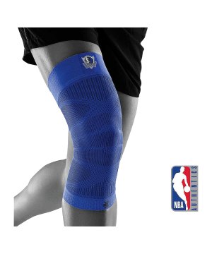 bauerfeind-nba-sports-compression-knee-support-cpkneesupnba-mavs-equipment_front.png