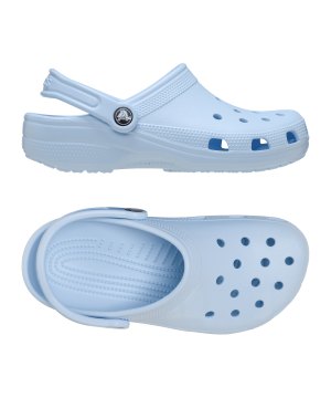 crocs-classic-clog-badelatsche-blau-f4wk-10001-lifestyle_gallery.png