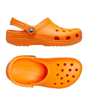 crocs-classics-clog-badelatsche-orange-f83a-10001-lifestyle_gallery.png