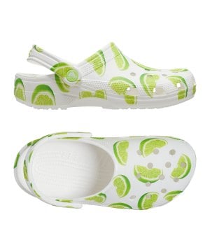 crocs-classics-fresh-fruits-clog-badelatsche-f320-211008-lifestyle_gallery.png