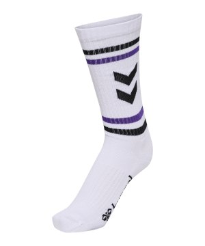 hummel-3-pack-chevron-high-retro-socken-f9639-225373-lifestyle_front.png
