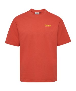 hummel-loose-bees-stadium-t-shirt-rot-f3064-227549-lifestyle_front.png