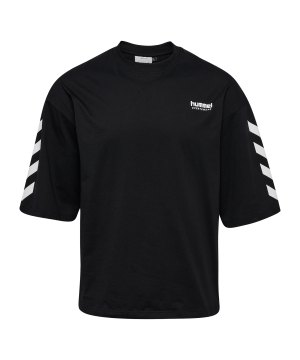 hummel-oversized-willy-sw-t-shirt-schwarz-f2001-227561-lifestyle_front.png