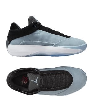jordan-air-40-sneaker-blau-f400-hm9931-lifestyle_gallery.png