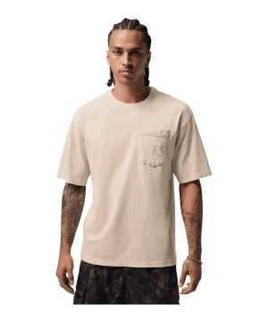 jordan-brooklyn-t-shirt-braun-f203-im9980-lifestyle_front.png