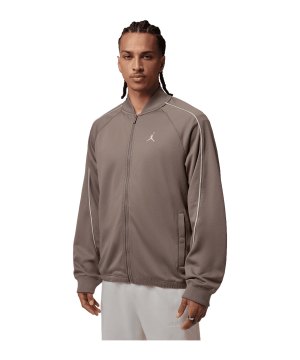 jordan-brooklyn-tricot-track-jacke-grau-f040-io0745-lifestyle_front.png