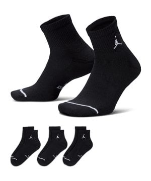 jordan-everday-ankle-3er-pack-socken-schwarz-f010-ir6320-lifestyle_front.png