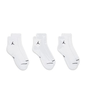 jordan-everyday-ankle-socken-3er-pack-weiss-f100-dx9655-lifestyle_front.png