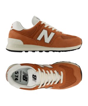 new-balance-574-sneaker-braun-f5uk-u5745uk-lifestyle_gallery.png