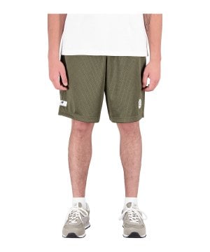 new-balance-essentials-hoops-short-braun-fdmo-ms23583-lifestyle_front.png