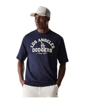 new-era-mlb-heritage-oversized-la-dodgers-tee-f410-60684331-lifestyle_front.png