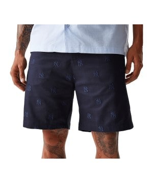 new-era-mlb-ny-yankees-monogram-short-blau-60667820-lifestyle_front.png