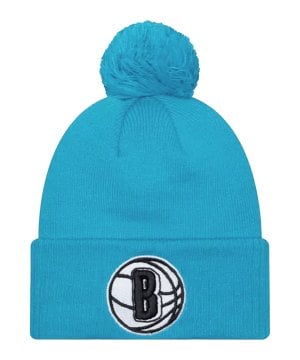 new-era-nba-b-nets-23-24-beanie-muetze-schwarz-60430173-lifestyle_front.png