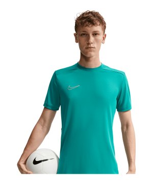 nike-academy-trainingshirt-gruen-f389-hj3791-teamsport_front.png