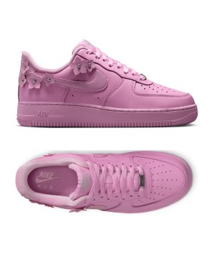 nike-air-force-1-'07-sneaker-damen-pink-f600-ir8637-lifestyle_gallery.png