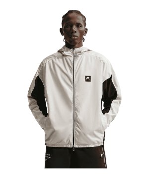 nike-air-hybrid-utility-jacke-beige-f072-io0558-lifestyle_front.png