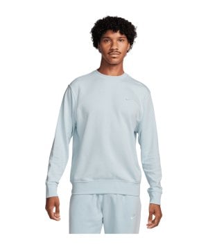 nike-club-crew-sweatshirt-grau-f085-bv2666-lifestyle_front.png