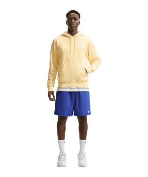 nike-club-hoody-gelb-f722-fn3859-lifestyle_front.png
