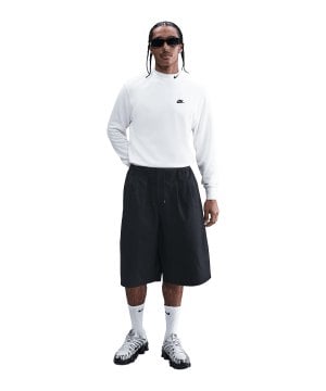 nike-club-sweatshort-schwarz-f010-hj2540-lifestyle_front.png