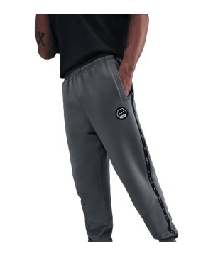 nike-nsw-club-hoody-grau-f068-ih4287-lifestyle_front.png