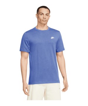 nike-nsw-club-t-shirt-blau-f494-ar4997-lifestyle_front.png