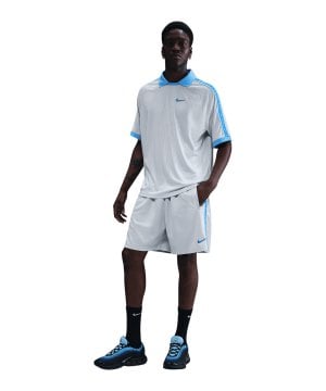nike-solo-swoosh-short-schwarz-f025-ih4306-lifestyle_front.png