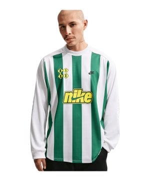 nike-sportswear-club-longsleeve-gruen-f365-ii4365-lifestyle_front.png