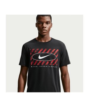 nike-sportwear-t-shirt-schwarz-f010-im3727-lifestyle_front.png