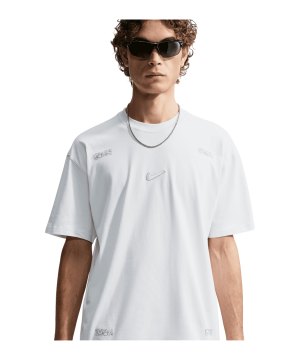 nike-sportwear-t-shirt-weiss-f101-im3757-lifestyle_front.png