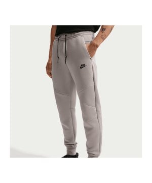 nike-tech-fleece-jogginghose-grau-f009-hv0959-lifestyle_front.png