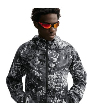 nike-tech-woven-windrunner-jacke-grau-f077-im5709-lifestyle_front.png