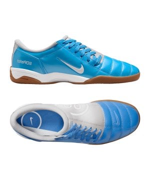 nike-total-90-schuh-blau-f400-hq2851-lifestyle_gallery.png