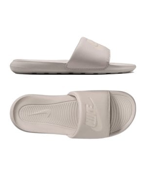 nike-victori-one-badelatsche-braun-f201-cn9675-lifestyle_gallery.png