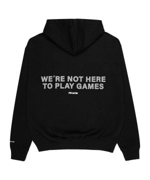 pegador-antigua-hoody-schwarz-3300-002-lifestyle_front.png