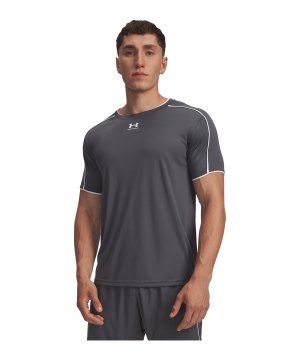 under-armour-challenger-trainingshirt-grau-f025-6009875-laufbekleidung_front.png