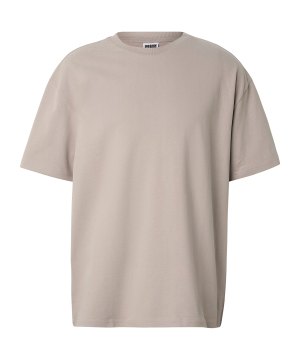 urban-classic-relaxed-dropped-shoulder-tee-f01325-tb7350-lifestyle_front.png