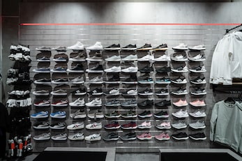 Stores Stores