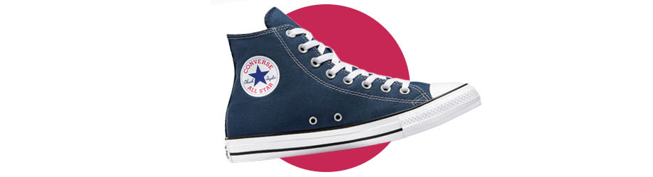 Innenansicht des Converse Chuck Taylor All Star Hi Sneakers mit Fokus auf das innen am Knöchel angenähte Stern-Label