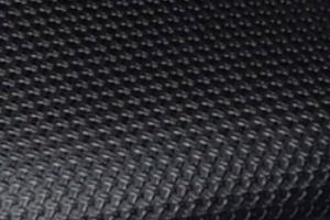 Closeup-Ansicht vom Microfaser-Uppermaterial vorne auf der Zehenbox für feinen Balltouch